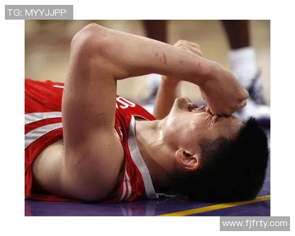 姚明职业生涯中的多次受伤回顾与影响分析 姚明职业生涯中的多次受伤回顾与影响分析