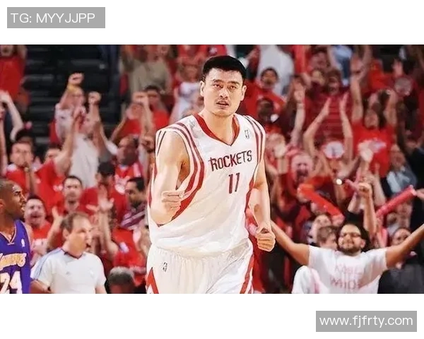 姚明防守巅峰时期的传奇表现与对篮球的深远影响 姚明防守巅峰时期的传奇表现与对篮球的深远影响