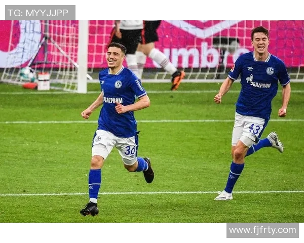 沙尔克04客场苦战不敌，德甲排名继续下滑